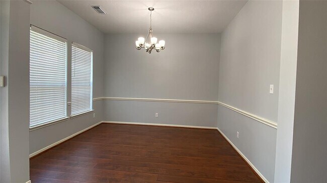 Foto del edificio - 2614 W Lake Dr