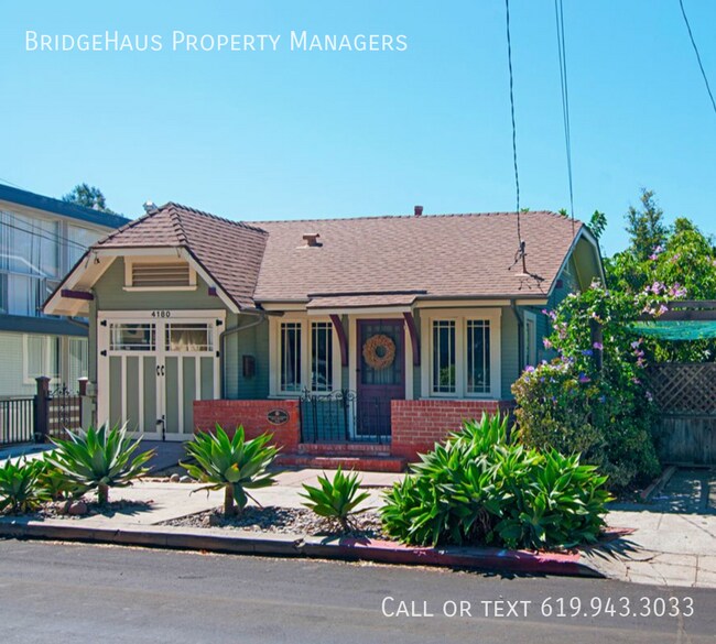 Foto del edificio - Historically beautiful 2 bed / 1 bath home...