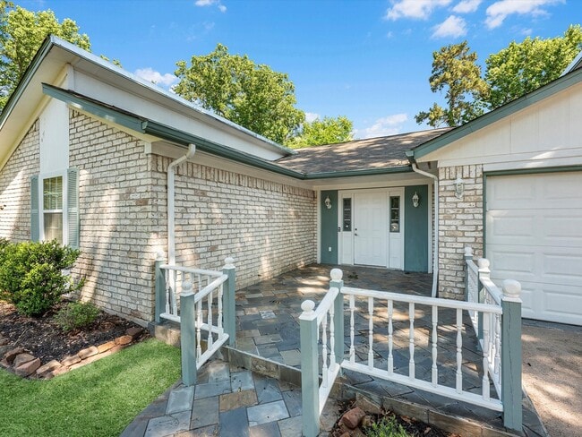 Foto del edificio - 3010 Glen Spring Dr