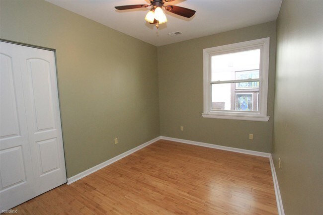 Building Photo - 3 br, 1 bath  - 5642 Northumberland St 5642