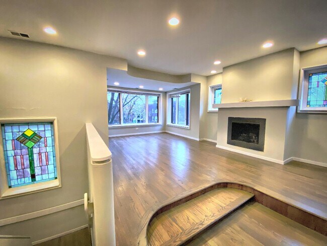 Foto del edificio - 825 N Oakley Blvd