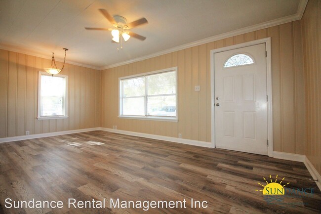 Building Photo - 3 br, 2 bath House - 907 Canopy Lane