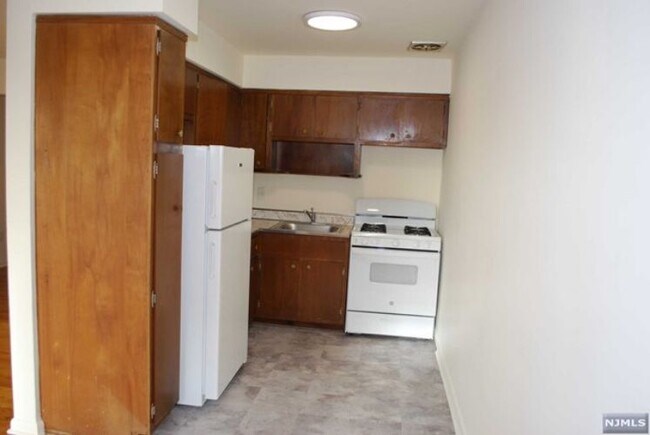 Building Photo - 238 Palisade Ave