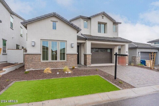 Building Photo - 21390 W Meadowbrook Ave