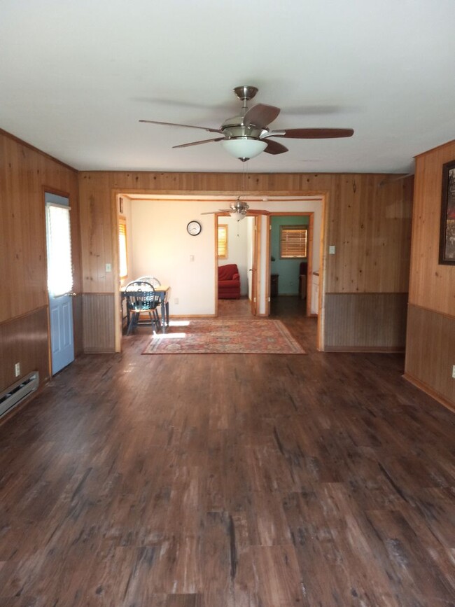 Building Photo - Cozy Cottage on Lake Van Auken in Bangor