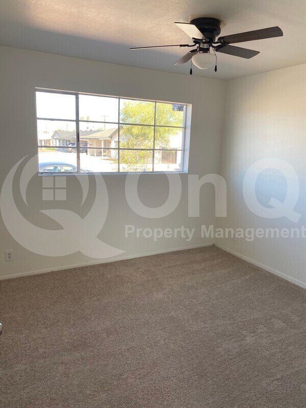 Building Photo - 2420 N Papago Dr