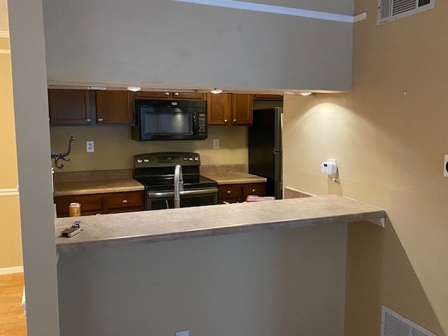 Kitchen - 803 Tuxworth Cir