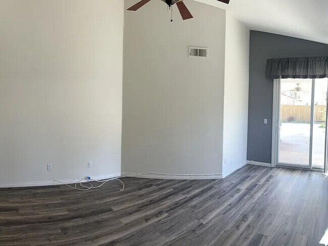 Building Photo - Beautiful home