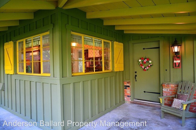 Building Photo - 4228 Chula Senda Ln