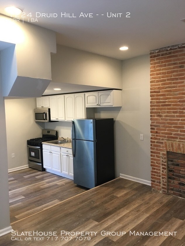 Foto del edificio - Exposed Brick Spacious home