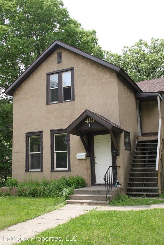 Primary Photo - 8 br, 2 bath Room For Rent - 413 8th Avenue S