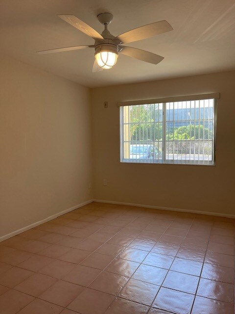 Foto del edificio - 7847 Miller Dr