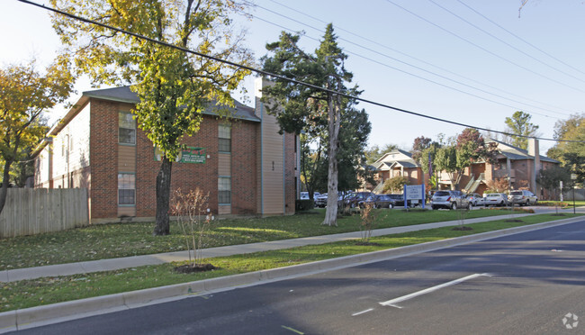 Willow Wood North - Stadium West Apartments