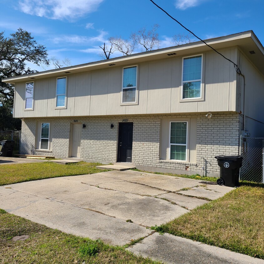 Front - 9625 Irby St