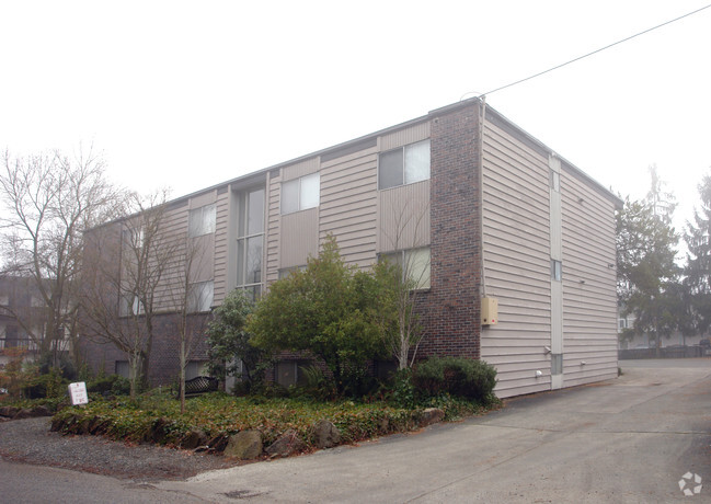 Building Photo - Wedgewood Apartments