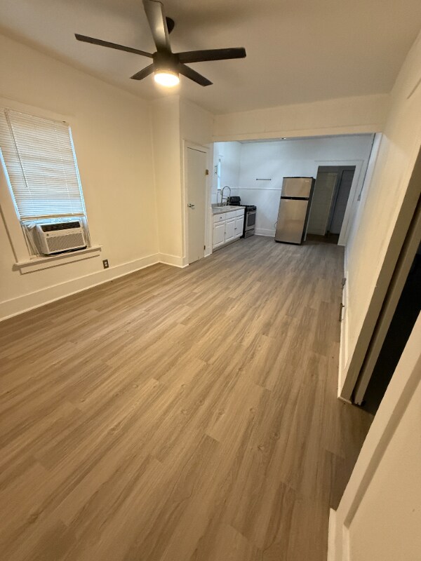 Foto del edificio - 2215 Haskell St