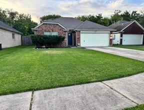 Building Photo - 4019 Strawberry Ct