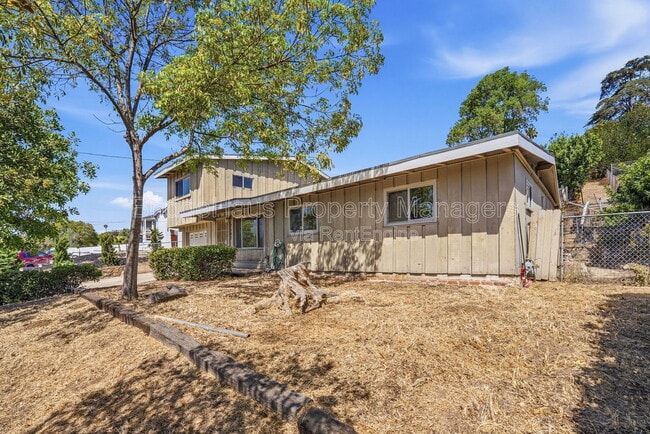 Building Photo - 7562 Zemco Dr