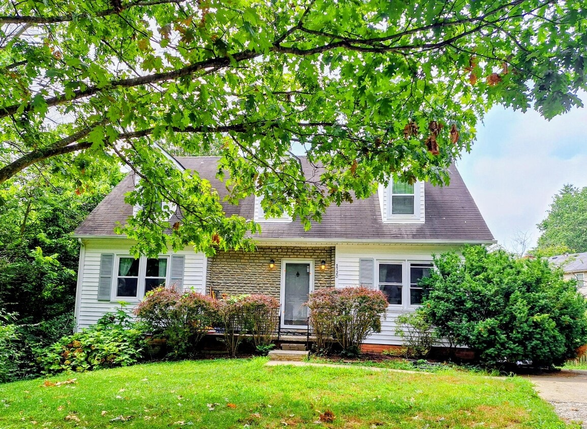 Foto principal - 1720 Brook Park Dr