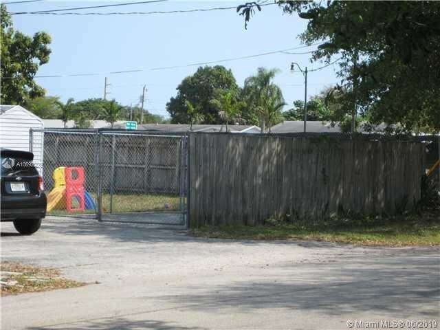 Building Photo - 119 N 57th Ave