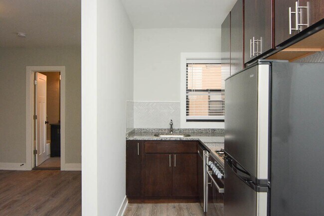 Building Photo - 432.5 W Belden Ave
