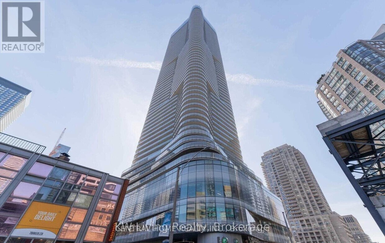 Photo principale - 11-6011 Wellesley St W