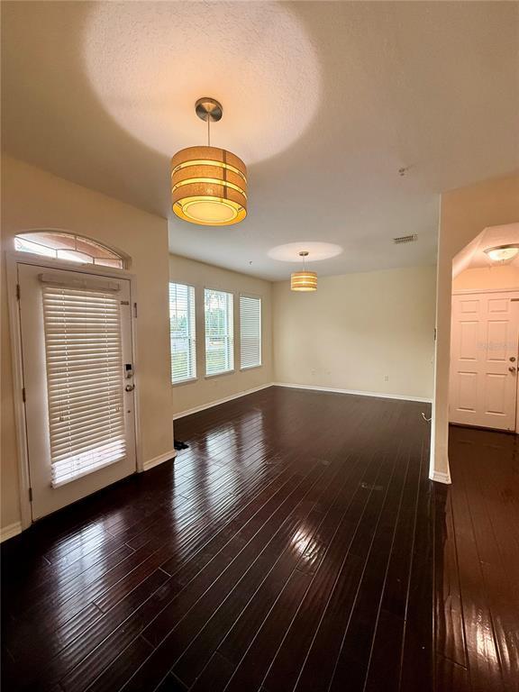 Foto del edificio - 9412 Strongbark Ln