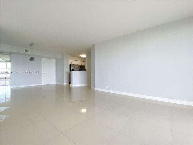 Foto del edificio - 3400 NE 192 St