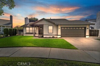 Building Photo - 6275 Meadowbrook Ln