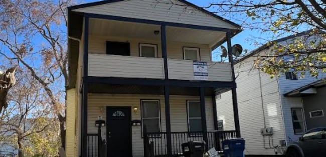 Building Photo - 203 Cherry St