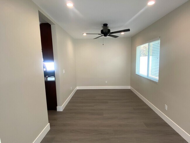Foto del edificio - 25316-20 Cypress St