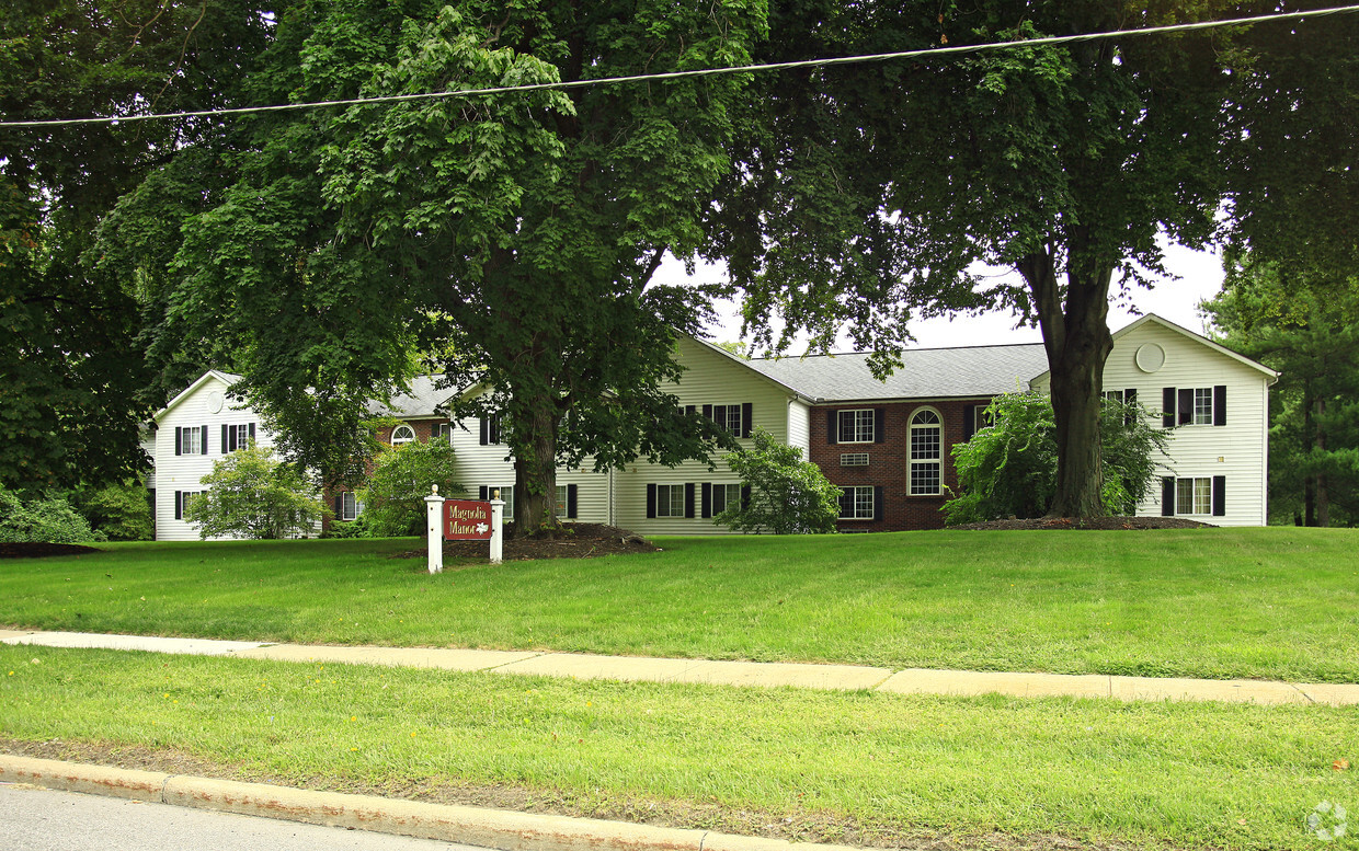 Building Photo - Magnolia Manor