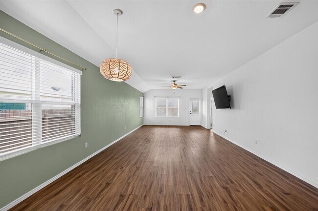 Building Photo - 128 Konik Rd