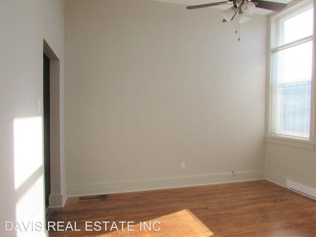 Building Photo - 304 N Grove St