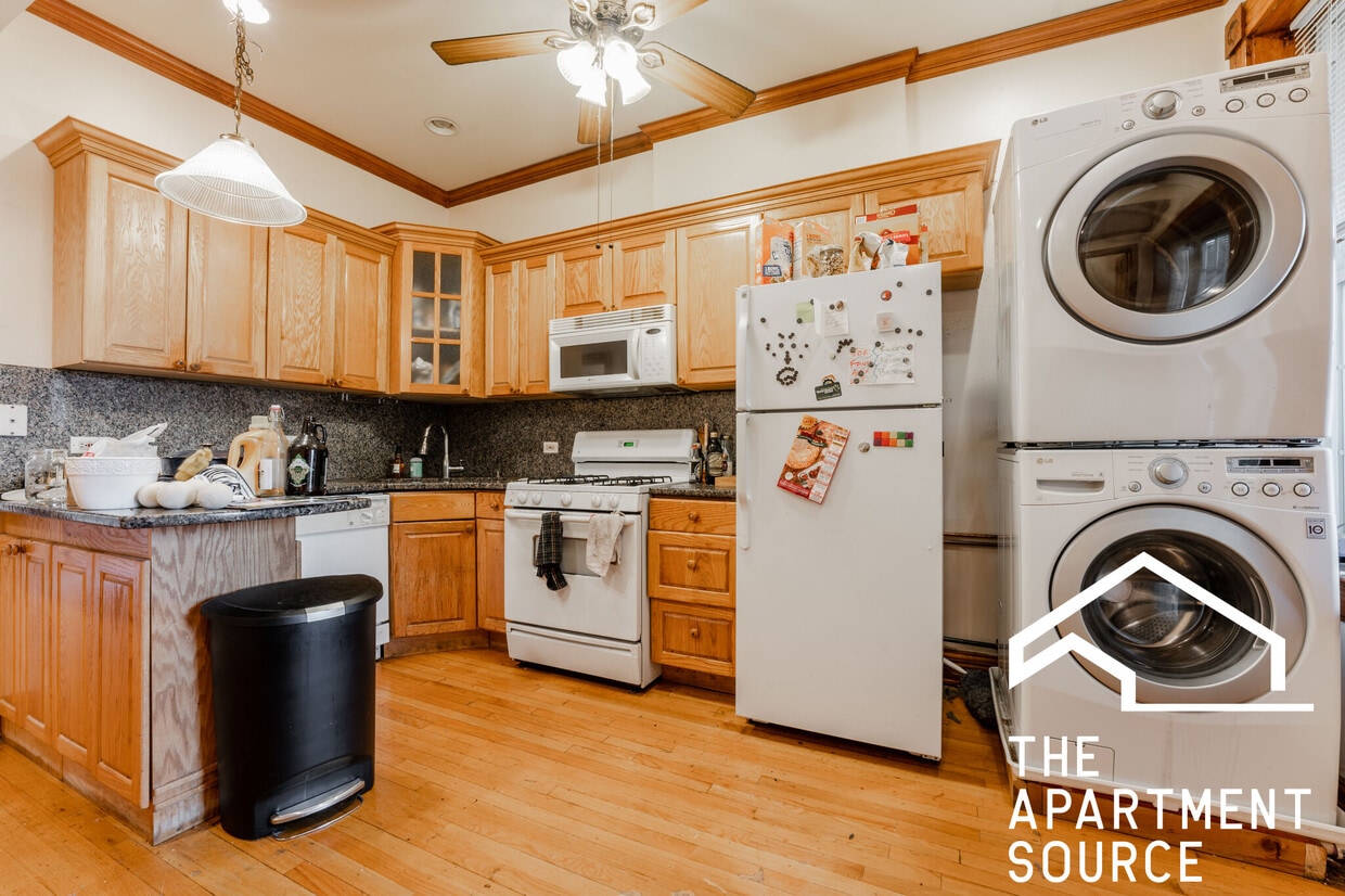 Primary Photo - 3044 N Western Ave