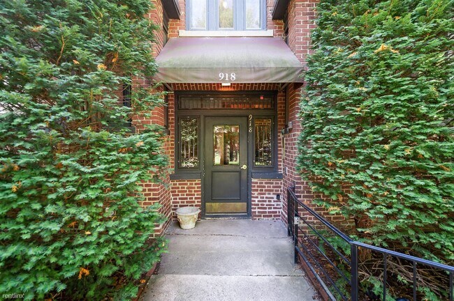 Building Photo - 2 br, 1 bath Condo - 918 Goodrich Avenue