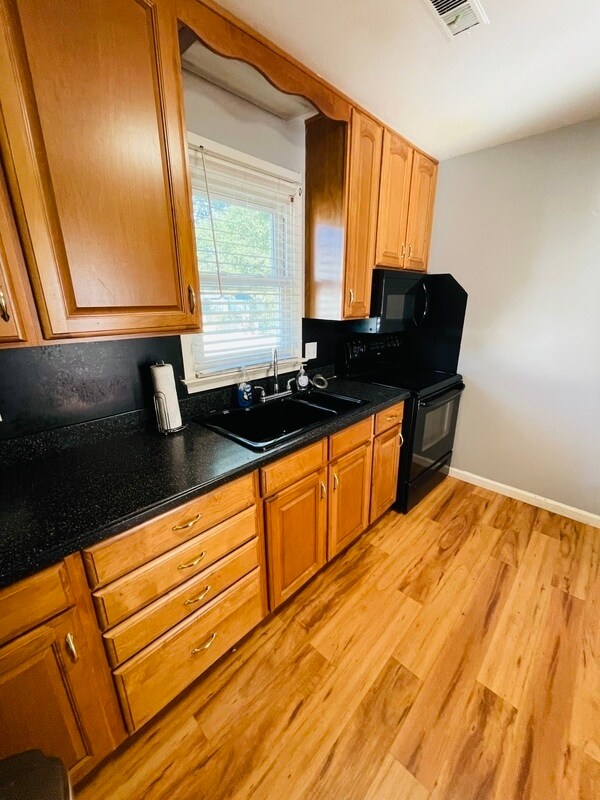 Foto del edificio - 1836 Newton Rd