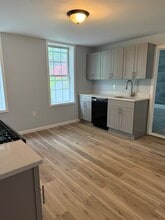 Building Photo - 36 Vliet St