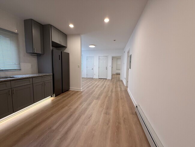 Building Photo - 98 Franklin Ave