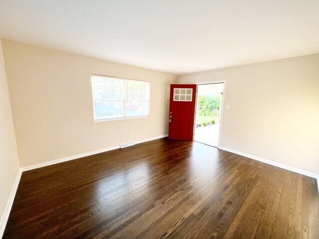 Building Photo - 178 N 9TH AVENUE
