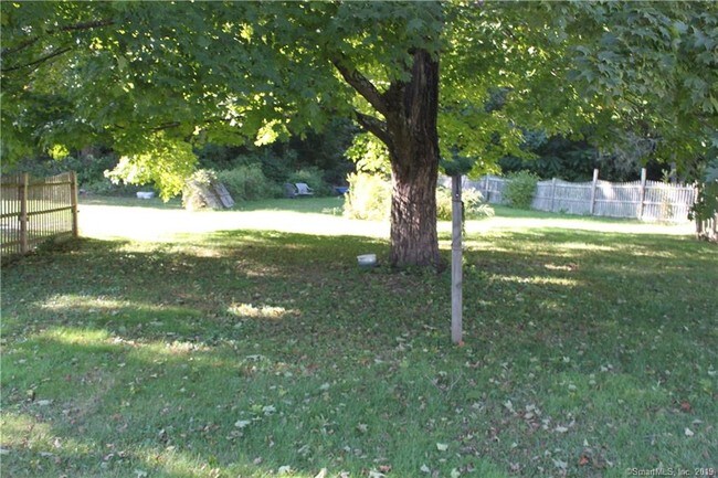 Building Photo - 68 Elm St