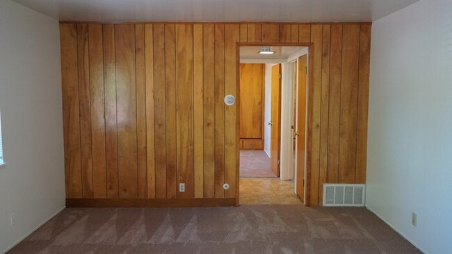 Building Photo - 5600 Cypress Ave