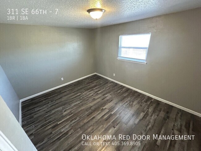 Building Photo - 311 SE 66th-7
