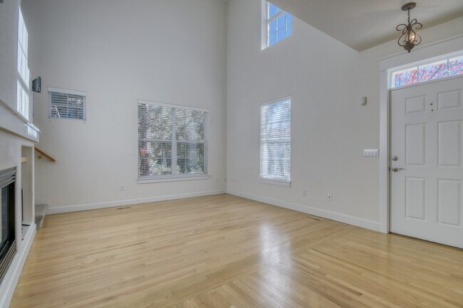 Building Photo - 3002 Shoshone Trl