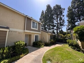 Building Photo - 3575 Caminito Carmel Landing