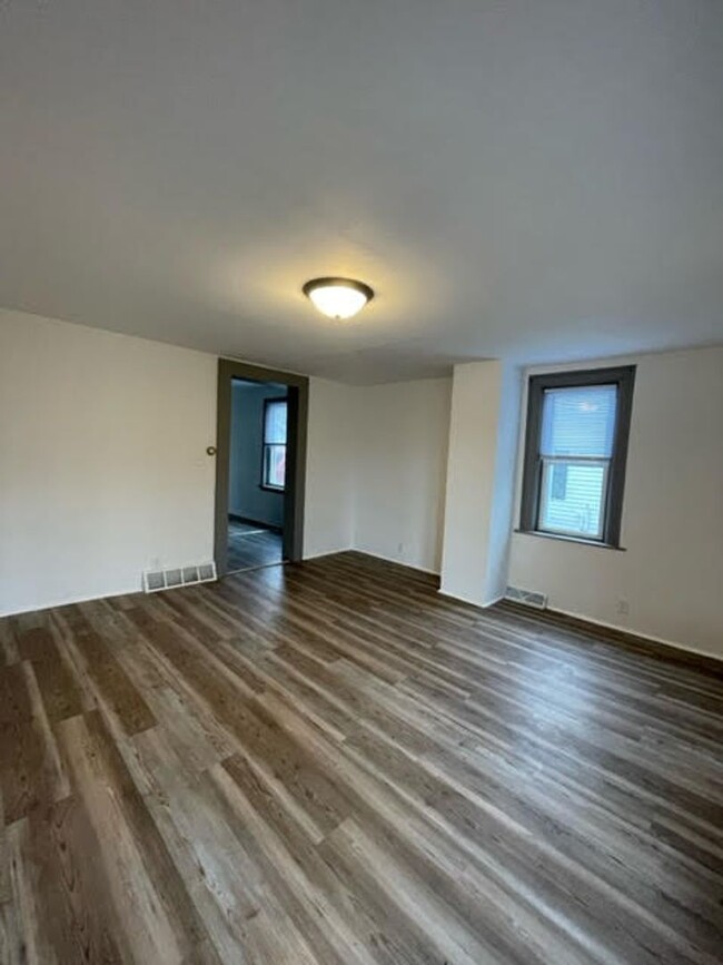 Foto del edificio - 411 Wisconsin St