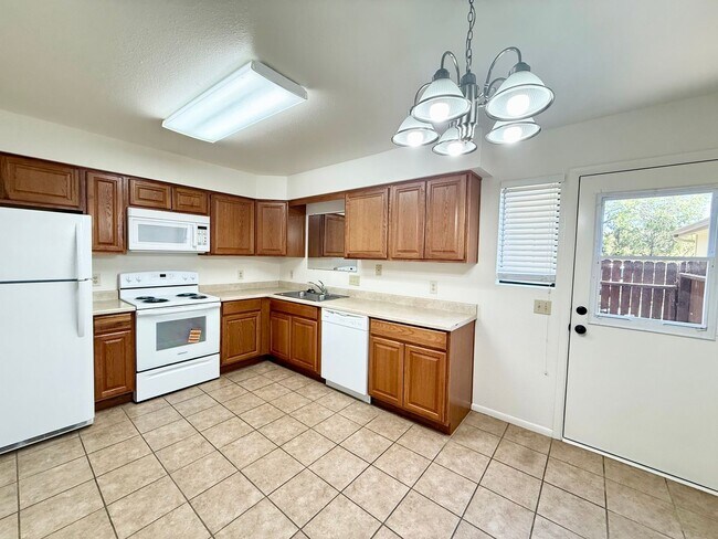 Foto del edificio - 2-bedroom, 2.5-bathroom condo close to downtown!