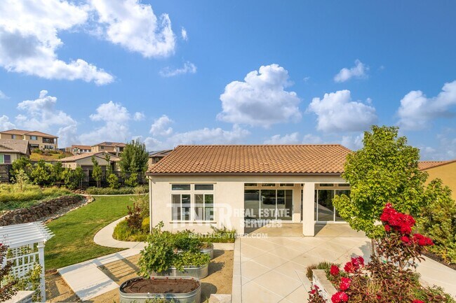 Building Photo - 5189 Brentford Way
