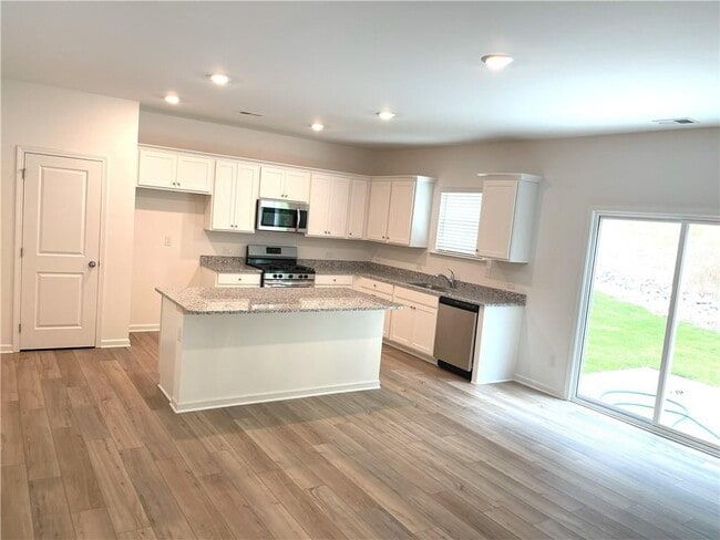 Foto del edificio - 290 Rivulet Dr