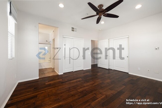 Building Photo - 3048 Beachwood Blf Wy